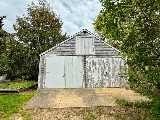 C - 19-C Old Woods Rd, House other with 4 bedrooms, 3 bathrooms and null parking in Chilmark MA | Image 40