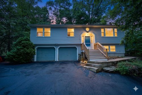 85 Taylor St, Nashua, NH, 03060-5058 | Card Image
