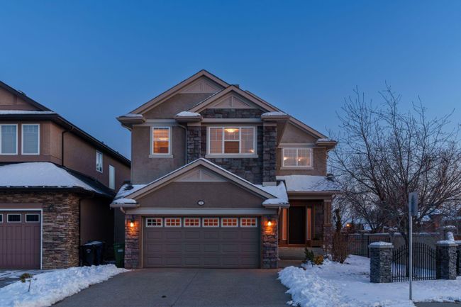 3 West Cedar Place Sw, Home with 4 bedrooms, 3 bathrooms and 4 parking in Calgary AB | Image 1