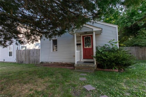 609 Allen St, Hampton, VA, 23669-4307 | Card Image