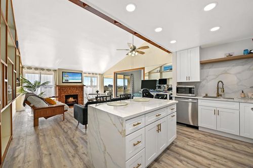 5-327-1855 Diamond St, San Diego, CA, 92109-3342 | Card Image