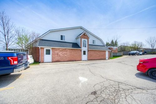 35-41 Valleyview Rd, Kitchener, ON, N2E3H9 | Card Image