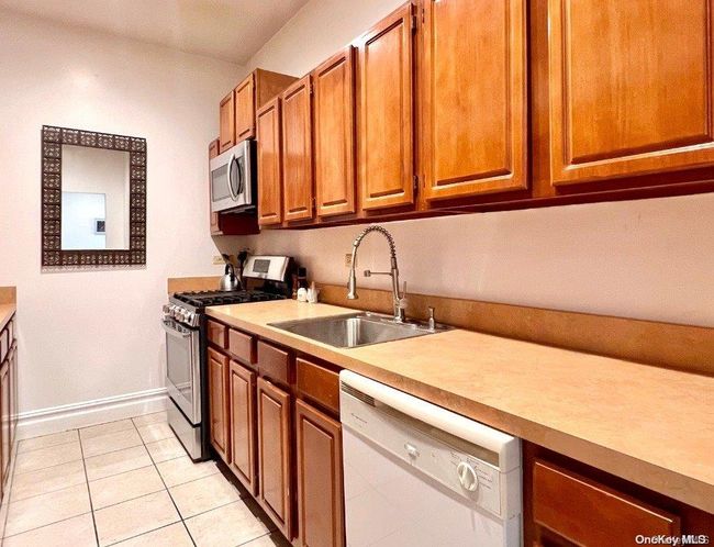 APT-422 - 45-02 Ditmars Blvd, Condo with 2 bedrooms, 2 bathrooms and null parking in Astoria NY | Image 7