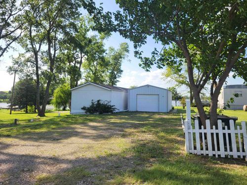 98 Eureka Lake Rd, Eureka, KS, 67045-9488 | Card Image