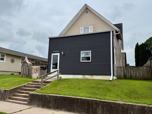 247 23rd Ave N, Clinton, IA, 52732-2219 | Card Image