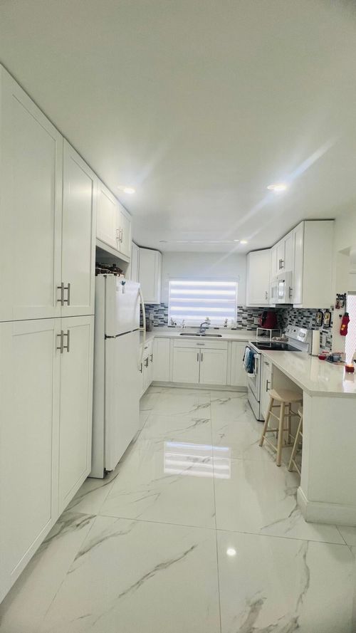 304-9330 Sunrise Lakes Blvd, Sunrise, FL, 33322-2160 | Card Image