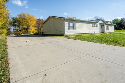 4025 Hennessey Rd, Watervliet, MI, 49098-9502 | Card Image