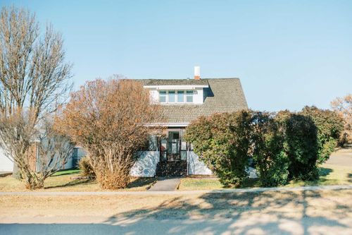 221 4th Ave S, Big Valley, AB, T0J0G0 | Card Image