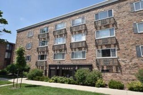 306-2222 E Belleview Place, Milwaukee, WI, 53211 | Card Image