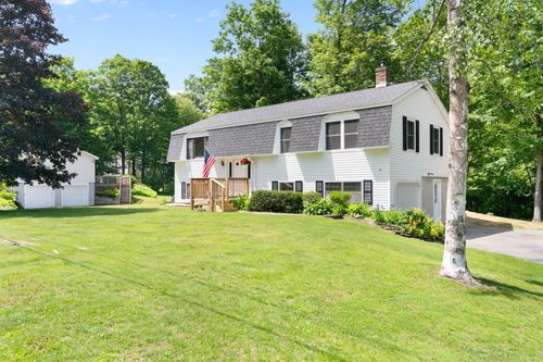 15 Lawton Dr, Brattleboro, VT, 05301-2558 | Card Image
