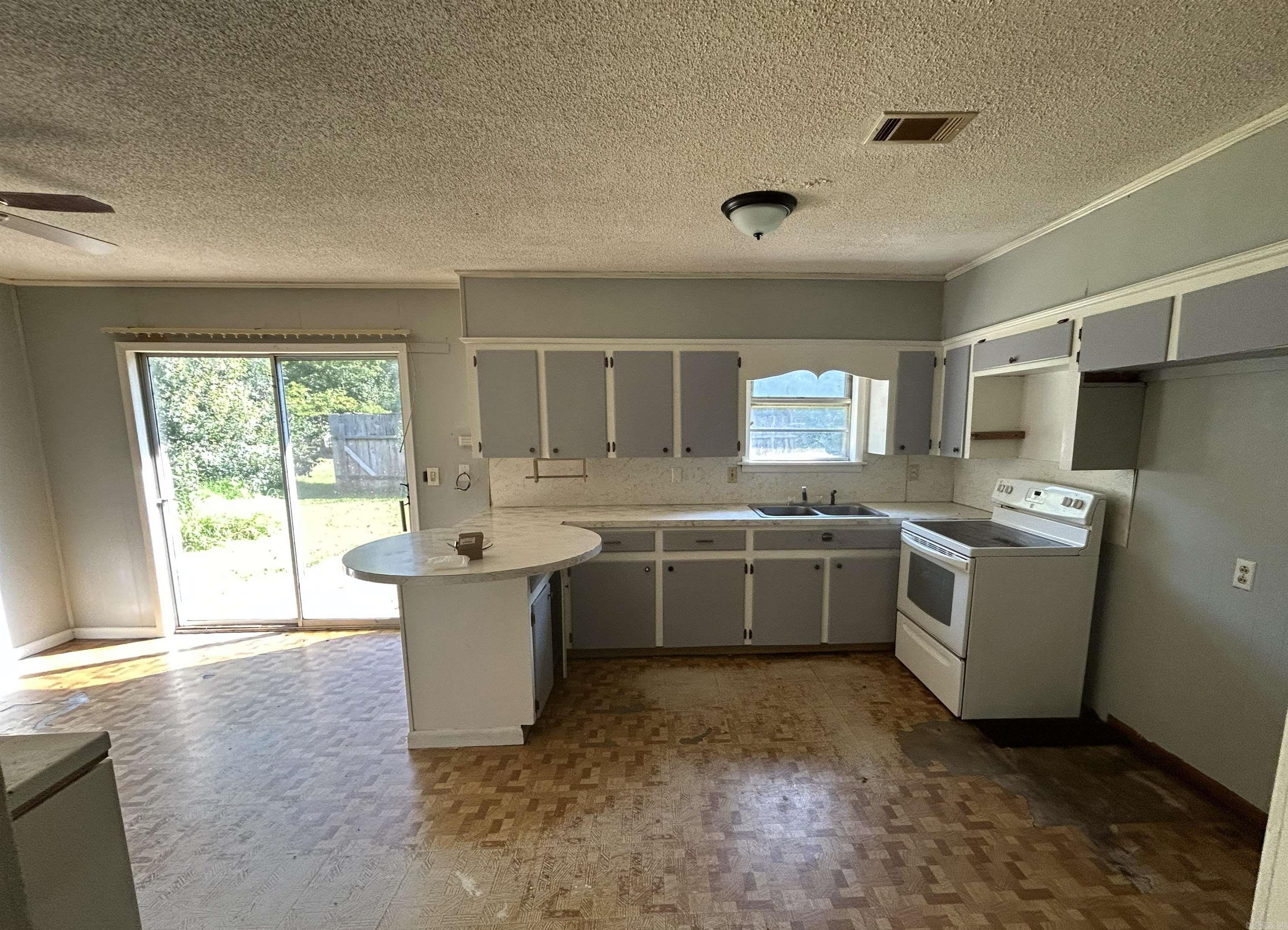 Residential in Tuckerman 4