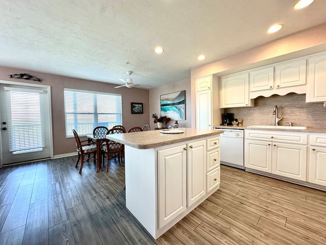 201 - 7041 Depot St, Condo with 2 bedrooms, 2 bathrooms and null parking in Cedar Key FL | Image 7