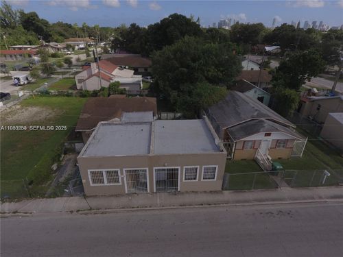 4419 Nw 17th Ave, Miami, FL, 33142-7918 | Card Image