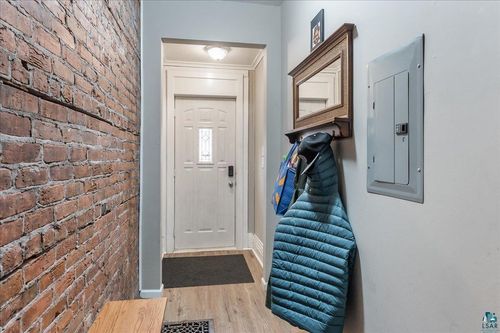 830 E 2nd St, Duluth, MN, 55805-2101 | Card Image
