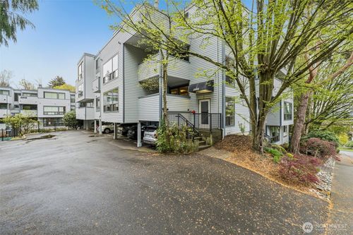 217-2500 W Manor Pl, Seattle, WA, 98199-2058 | Card Image