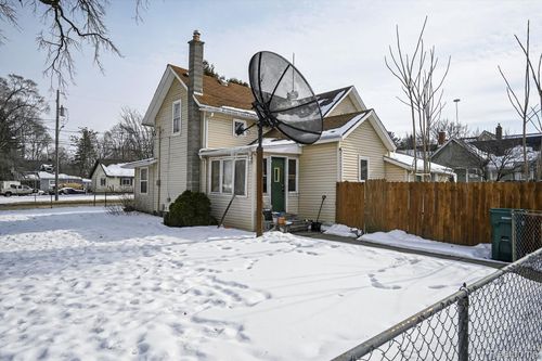 1002 S Shiawassee St, Owosso, MI, 48867-4322 | Card Image