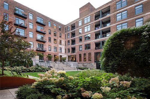 apt-224-725 Johnson Ct, Cleveland, OH, 44113-1357 | Card Image