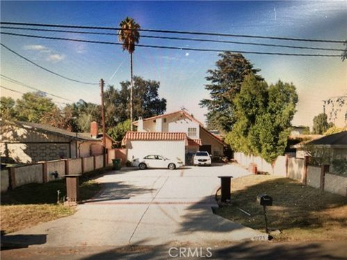  Woodlake Avenue, Woodland Hills, CA, 91367 | Card Image