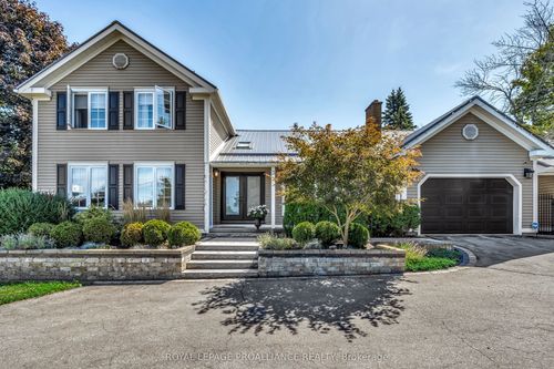 {{alt}} | Card Image