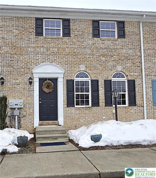 4901 Shawnee Ct, SCHNECKSVILLE, PA, 18078-2646 | Card Image