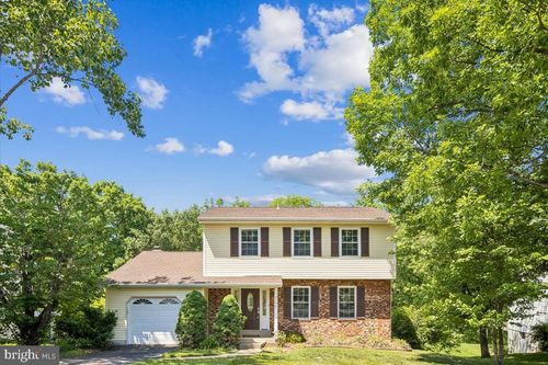 8746 Country Ln, MANASSAS, VA, 20110-3805 | Card Image