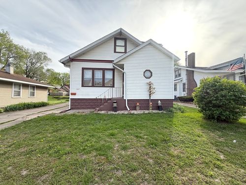247 17th Pl, Clinton, IA, 52732-6058 | Card Image