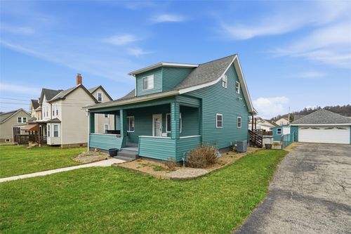 2927 State St, White Oak, PA, 15131-1332 | Card Image