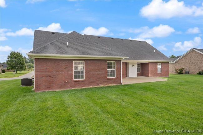 8435 Aberdeen Ln, Home with 3 bedrooms, 2 bathrooms and null parking in Charlestown IN | Image 8