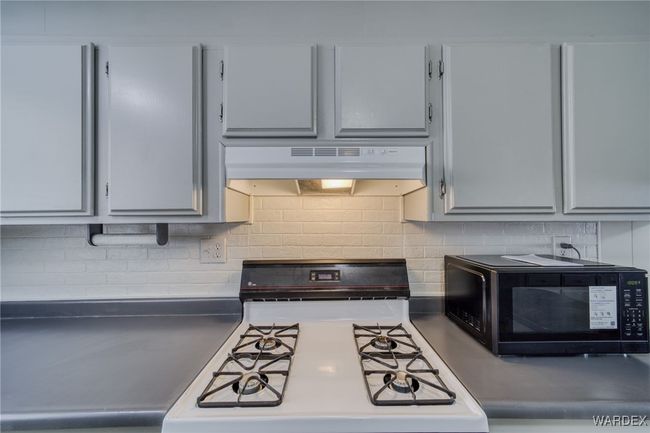 Kitchen | Image 11