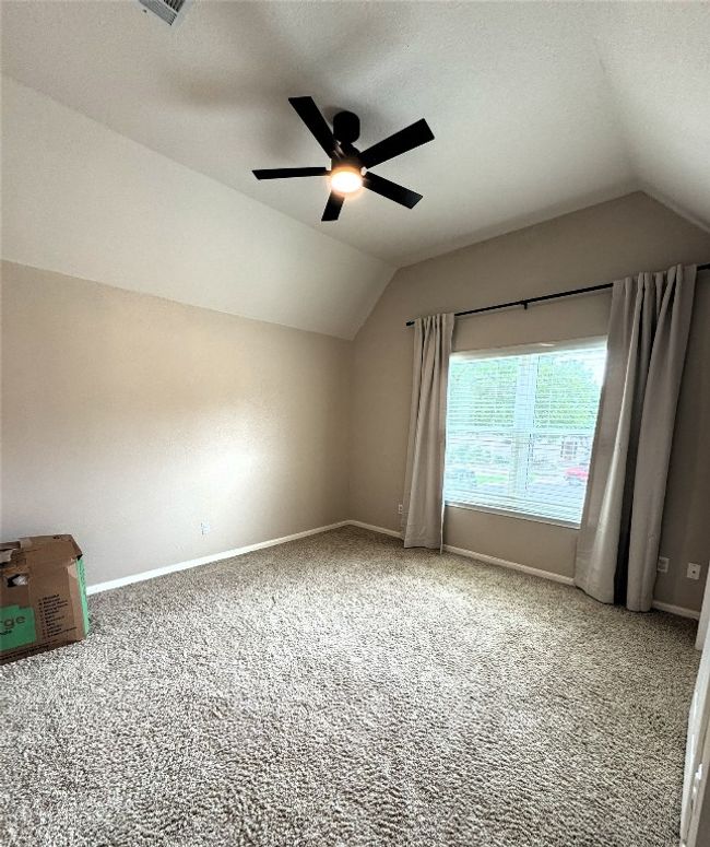 Upstairs Guest Bedroom #1 | Image 18