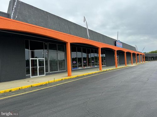 2-300 S White Horse Pike, Berlin, NJ, 08009-1905 | Card Image