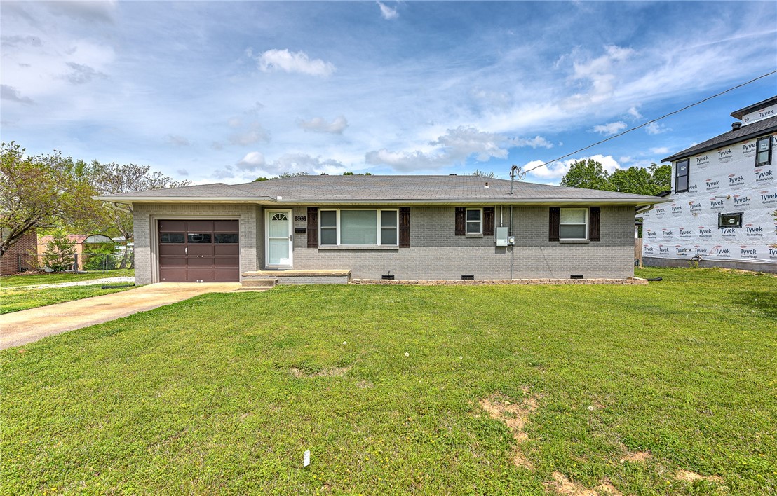 10th St, Bentonville, AR 72712 #1