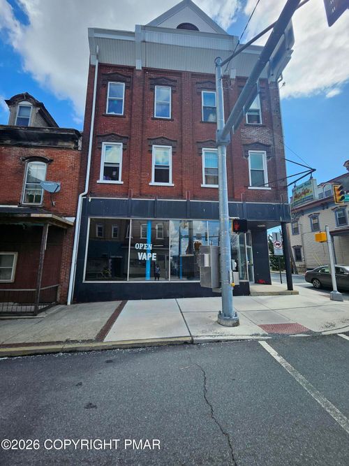 232 E Church St, Slatington, PA, 18080-1818 | Card Image