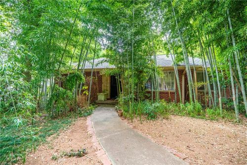 586 Lakeshore Dr Ne, Atlanta, GA, 30307-1795 | Card Image