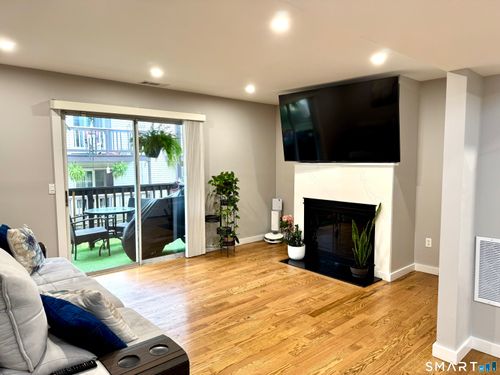 apt-63-25 Padanaram Rd, Danbury, CT, 06811-4812 | Card Image