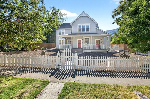 252 B St, Ashland, OR, 97520-1913 | Card Image