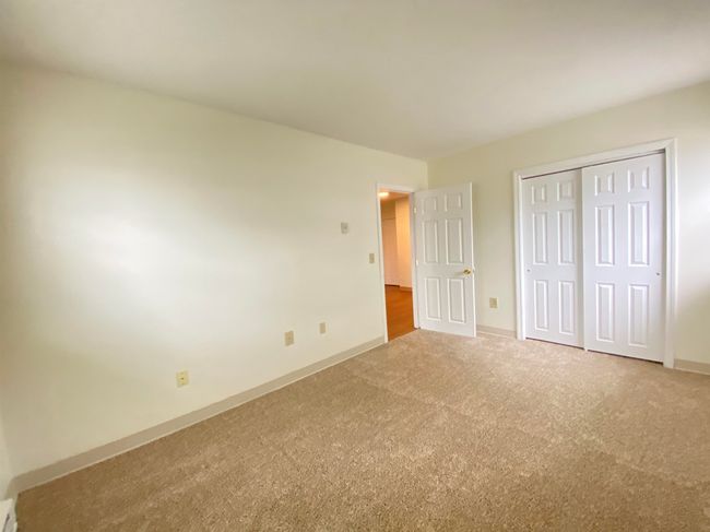 APT-13 - 11 Railroad Ave, Condo with 2 bedrooms, 1 bathrooms and null parking in Derry NH | Image 16