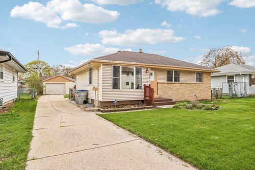 8221 W Carmen Avenue, Milwaukee, WI, 53218 | Card Image