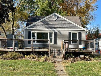 610 N 1st Street, Home with 2 bedrooms, 1 bathrooms and null parking in Carlisle IA | Image 1