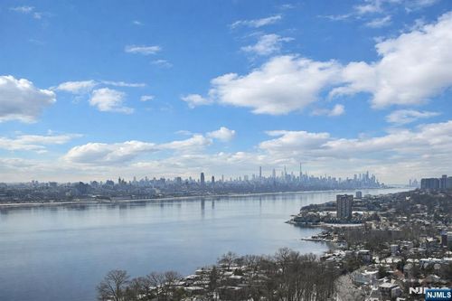 100 Old Palisade Rd, Fort Lee, NJ, 07024-7064 | Card Image