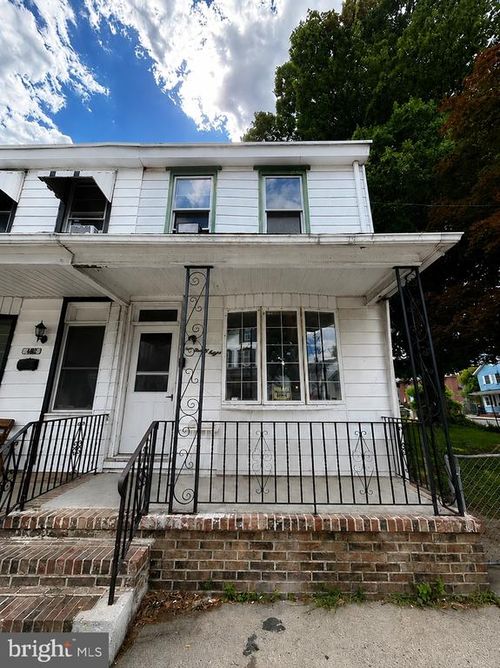 438 Saint Mary St, Burlington, NJ, 08016-1847 | Card Image