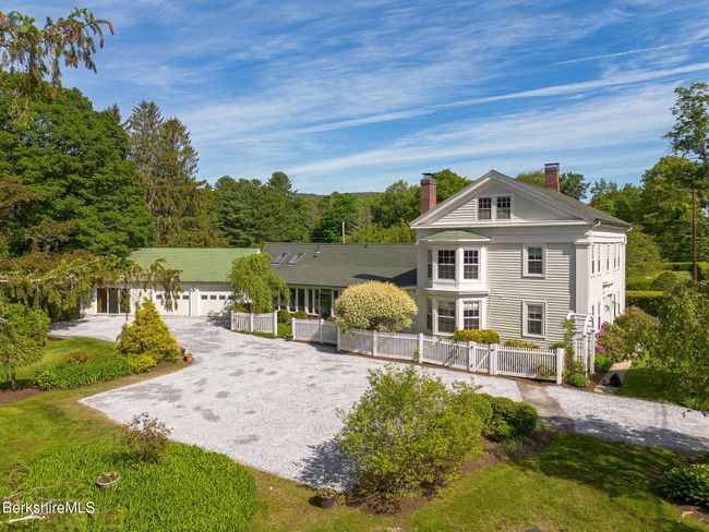 311 N Plain Rd, House other with 4 bedrooms, 4 bathrooms and null parking in Great Barrington MA | Image 5