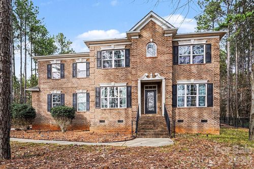 512 Stillwater Rd, Troutman, NC, 28166-8693 | Card Image