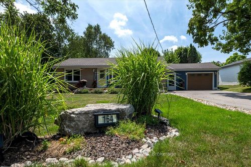 164 Avenue Rd, Newmarket, ON, L3Y1N4 | Card Image