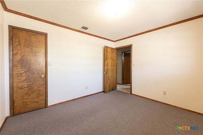 911 S Peck St, House other with 3 bedrooms, 2 bathrooms and null parking in Shiner TX | Image 17