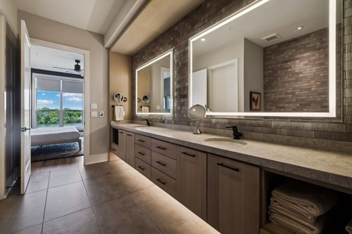 unit-c302-1024 Club View Dr, Gallatin, TN, 37066-2077 | Card Image