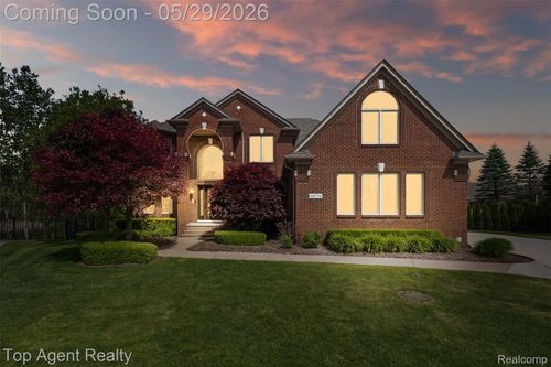 18775 Newbridge Dr, Macomb, MI, 48044-1796 | Card Image