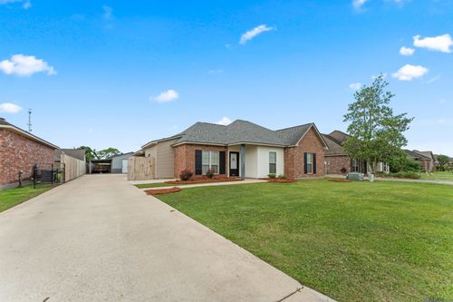4693 Avery Grace Blvd, Addis, LA, 70710-2929 | Card Image