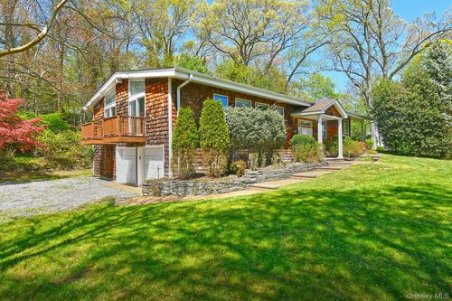 15 Mariners Ct, Centerport, NY, 11721-1116 | Card Image