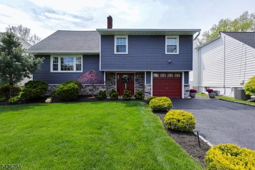 14 Dorset Dr, Kenilworth, NJ, 07033-1417 | Card Image